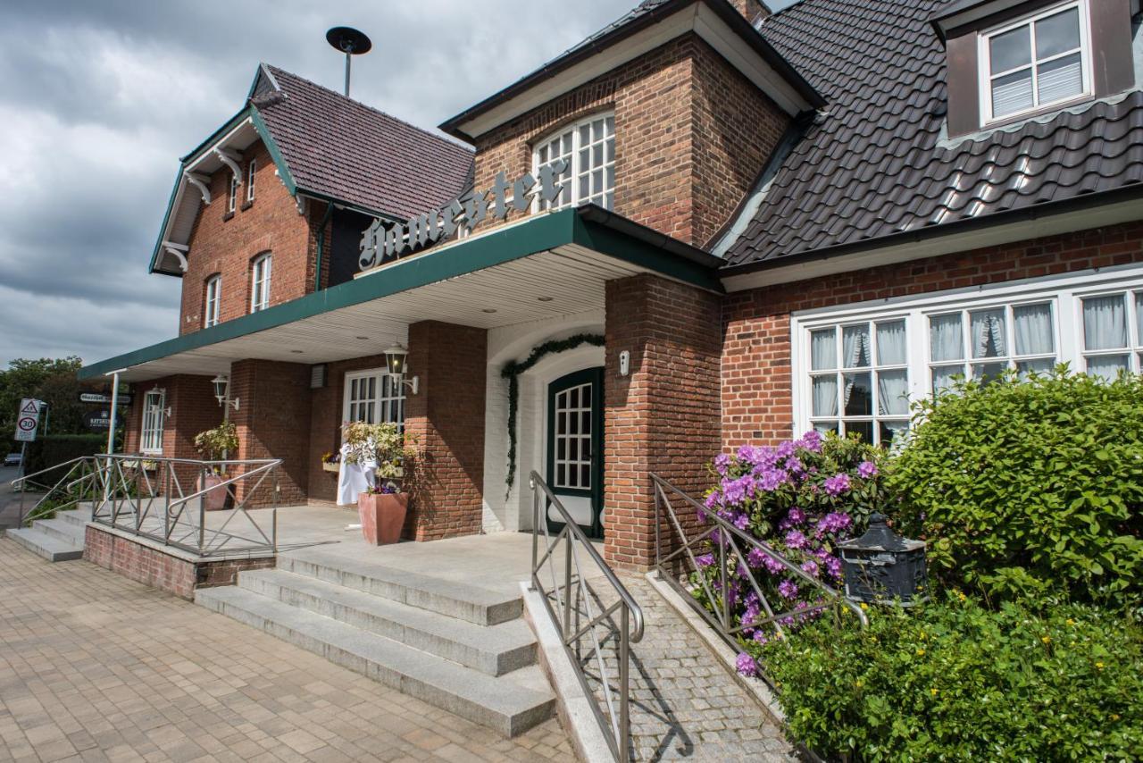 Landhaus Hamester - Hotel & Restaurant Basthorst  Bagian luar foto