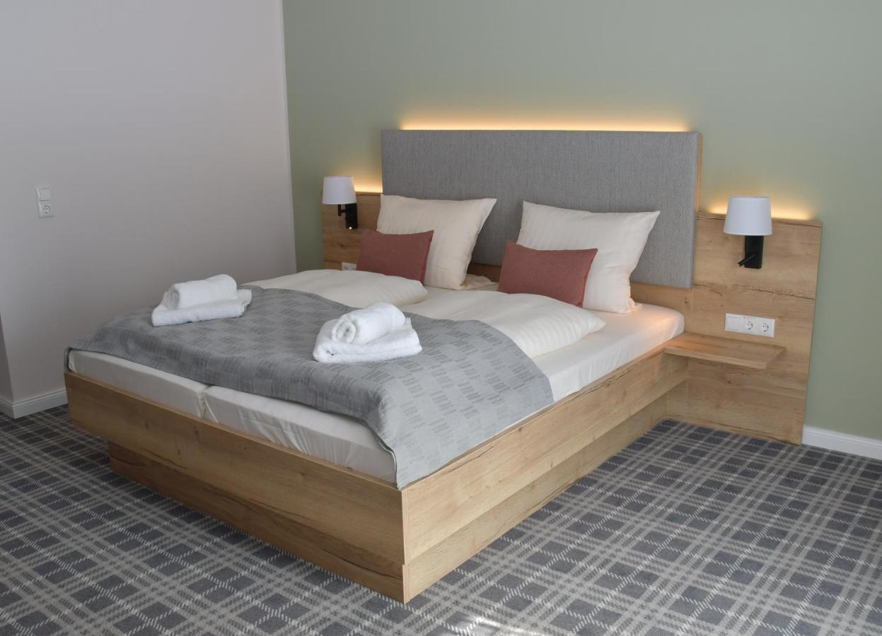 Landhaus Hamester - Hotel & Restaurant Basthorst  Bagian luar foto