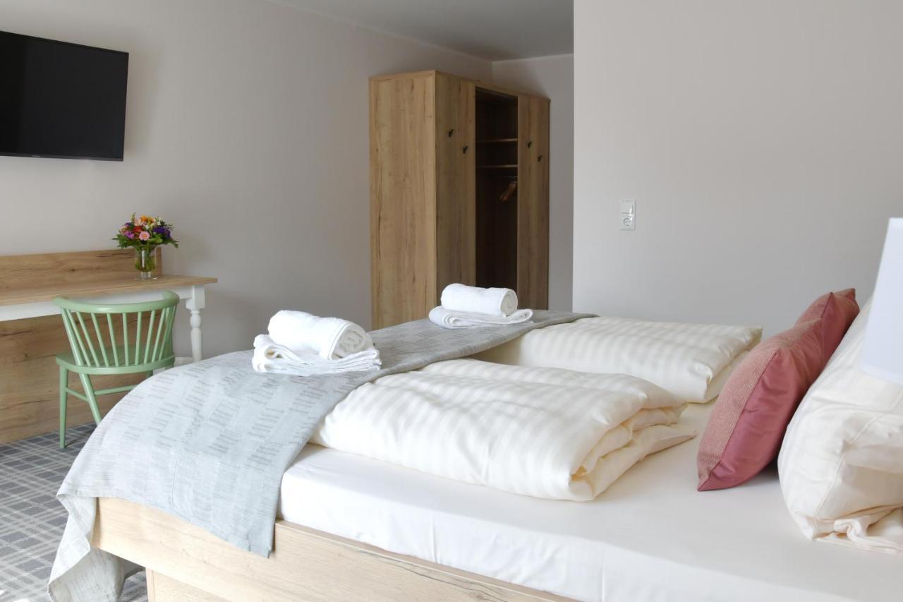 Landhaus Hamester - Hotel & Restaurant Basthorst  Bagian luar foto