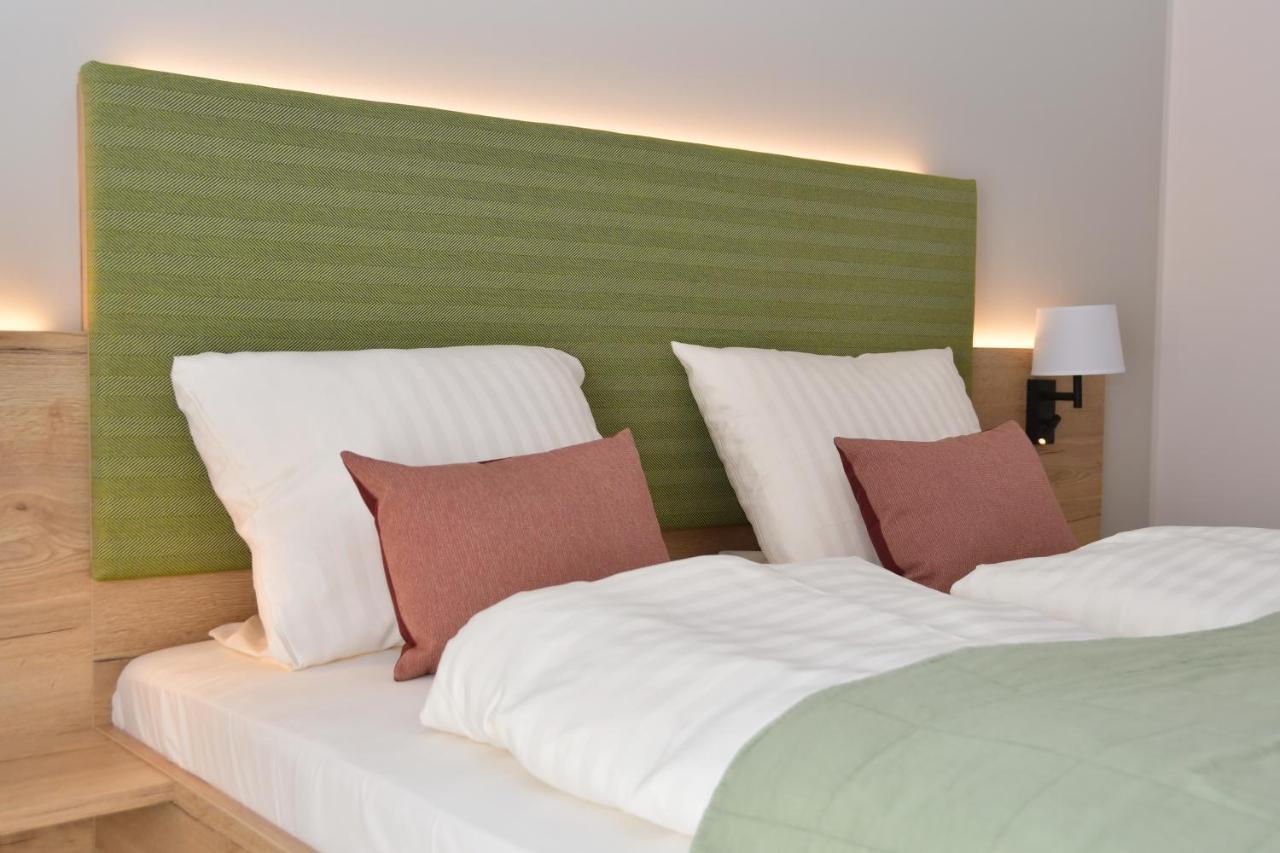 Landhaus Hamester - Hotel & Restaurant Basthorst  Bagian luar foto
