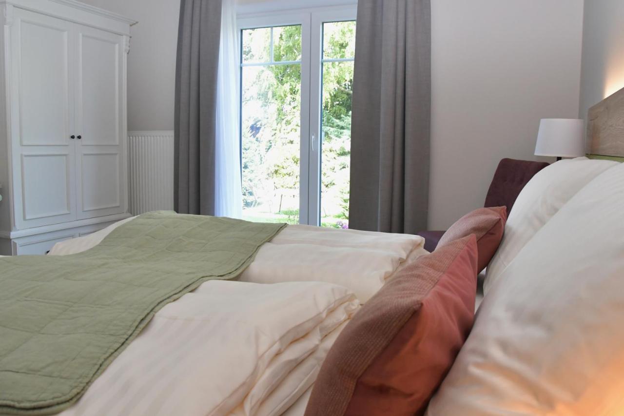 Landhaus Hamester - Hotel & Restaurant Basthorst  Bagian luar foto
