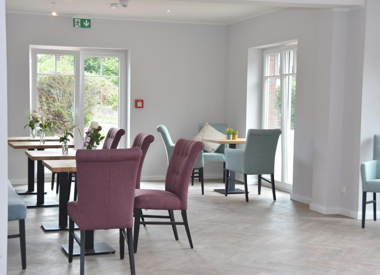 Landhaus Hamester - Hotel & Restaurant Basthorst  Bagian luar foto