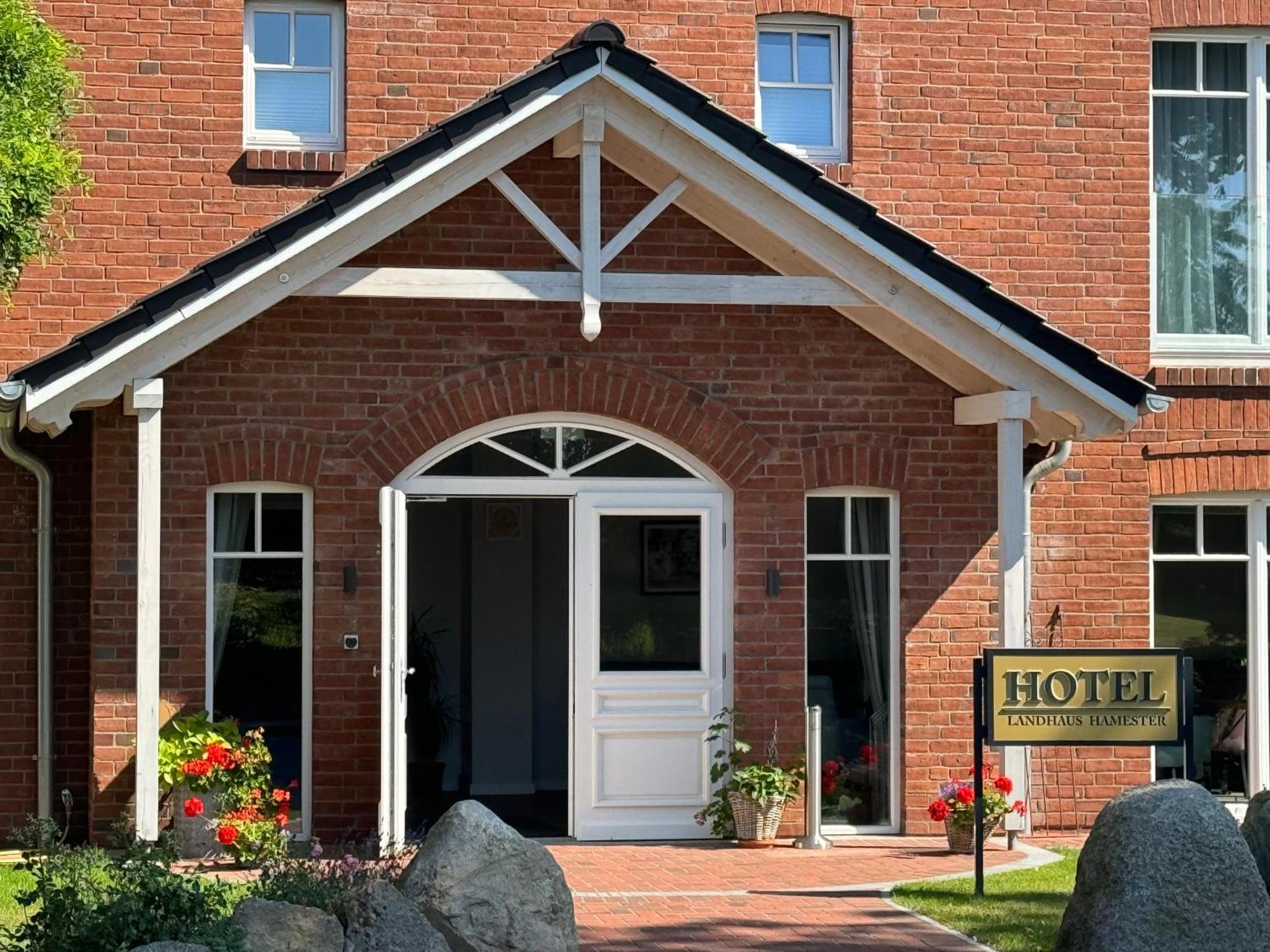 Landhaus Hamester - Hotel & Restaurant Basthorst  Bagian luar foto